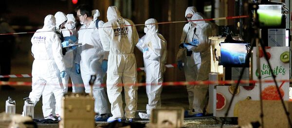 Судмедэксперты осматривают место взрыва в центре Лиона, Франция, 24 мая 2019 года - Sputnik Кыргызстан