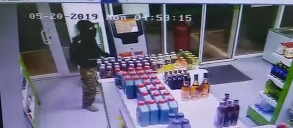 На видео попало ограбление АЗС в Бишкеке — подозреваемые задержаны - Sputnik Кыргызстан