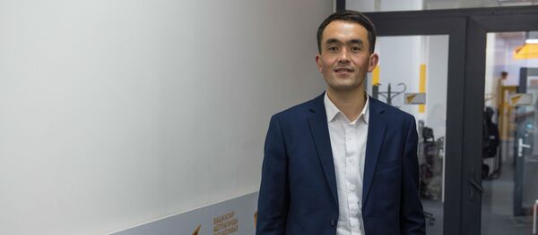 Китепкөй Ала-Тоо долбоорунун уюштуруучуларынын бири Бакай Акылбеков - Sputnik Кыргызстан