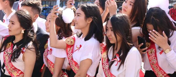 Последний звонок в Бишкеке - Sputnik Кыргызстан