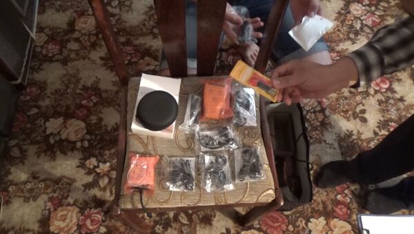 Видео обыска дома кыргызстанца, где нашли шпионские устройства - Sputnik Кыргызстан