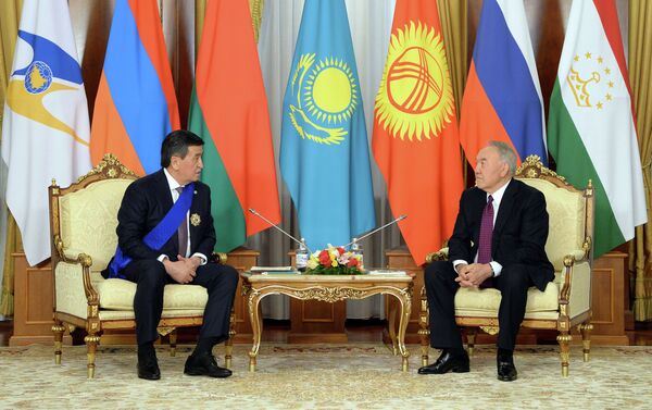 Сегодня он провел две встречи — сначала с коллегой Касым-Жомартом Токаевым, а затем с Назарбаевым. - Sputnik Кыргызстан