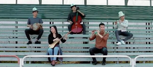 На кыргызских инструментах сыграли гимн Лиги чемпионов — видео - Sputnik Кыргызстан