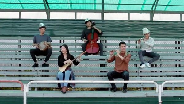 На кыргызских инструментах сыграли гимн Лиги чемпионов — видео - Sputnik Кыргызстан