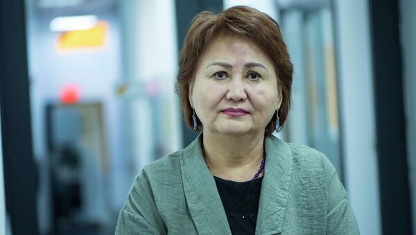 Ведущий специалист управления общественного здравоохранения Минздравоохранения КР Шарипа Суваналиева - Sputnik Кыргызстан