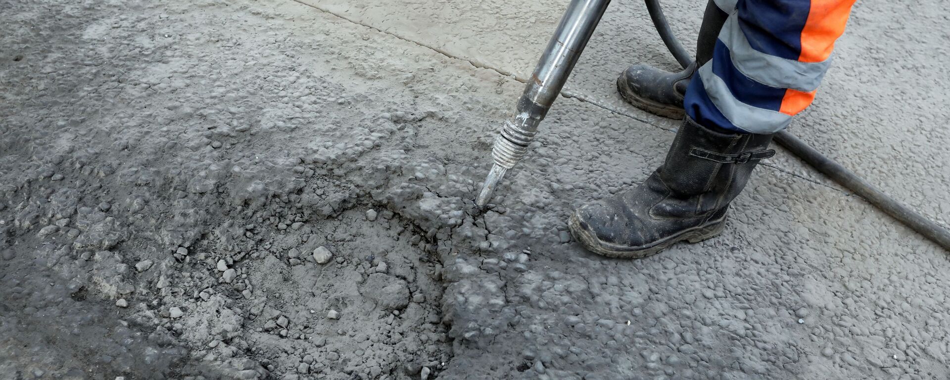 Жолчу оңдоо иштери учурунда. Архив - Sputnik Кыргызстан, 1920, 18.10.2021