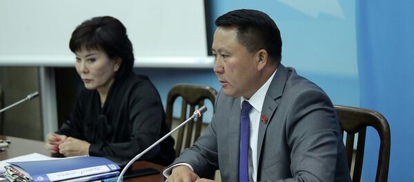 Председатель депутатской комиссии по изучению деятельности компании КТ Мобайл Курманкул Зулушев - Sputnik Кыргызстан