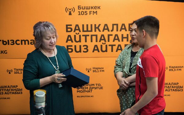 Дастан — воспитанник образовательной школы-интерната для слабовидящих и слепых детей с 2015 года - Sputnik Кыргызстан