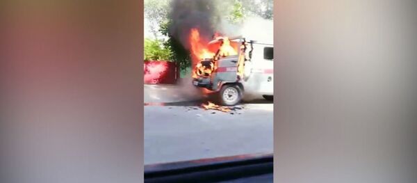 Кантта Тез жардам унаасы толугу менен күйүп кетти. Видео Кантта Тез жардам унаасы толугу менен күйүп кетти. Видео - Sputnik Кыргызстан