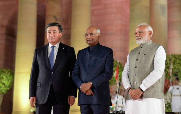 Он поучаствовал в церемонии инаугурации главы индийского правительства и провел с ним двустороннюю встречу - Sputnik Кыргызстан