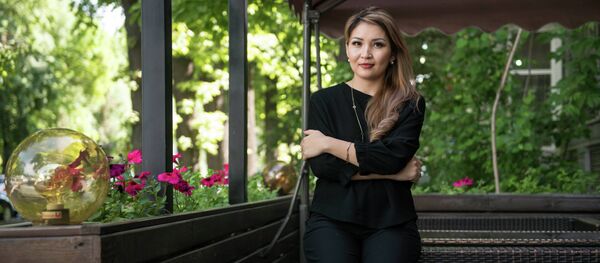 Алып баруучу Нуркыз Караева Алып баруучу Нуркыз Караева - Sputnik Кыргызстан