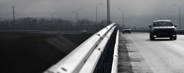 Автомобильное движение на трассе. Архивное фото - Sputnik Кыргызстан