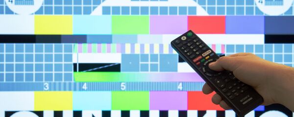 Заставка телевизионной испытательной таблицы на экране телевизора. Архивное фото - Sputnik Кыргызстан