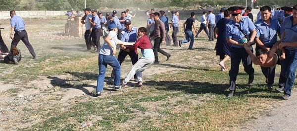 Конфликт между местными жителями в селе Орок Сокулукского района - Sputnik Кыргызстан