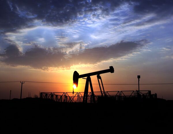 Нефтедобывающее предприятие в Бахрейне - Sputnik Кыргызстан