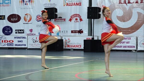 Как в Бишкеке состязались в необычных видах спорта — видео - Sputnik Кыргызстан