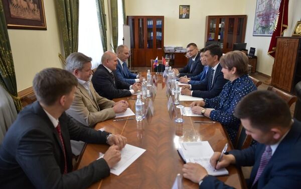 Встреча мэра Бишкека с послом России в Кыргызстане - Sputnik Кыргызстан