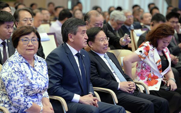 Он заявил, что полностью поддерживает мнение главы КНР, что при решении национальных вопросов, касающихся независимости государства, его территориальной целостности, безопасности и стабильности. - Sputnik Кыргызстан