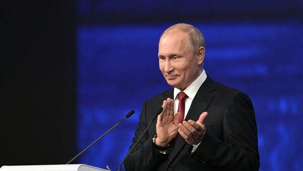 Президент РФ В. Путин на Петербургском международном экономическом форуме. День второй - Sputnik Кыргызстан