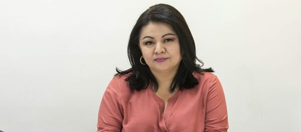 Ведущий специалист фармацевтической компании, обеспечивающей медицинские учреждения дезинфицирующими средствами, Жамал Токтосунова  - Sputnik Кыргызстан