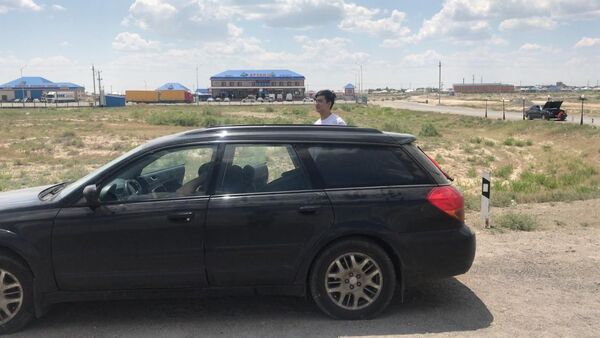  Трое кыргызстанцев, застряли в казахстанской степи на трассе Аральск — Кызылорда - Sputnik Кыргызстан