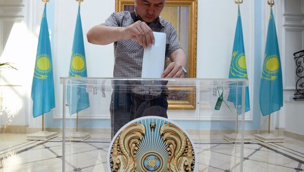 Голосование на президентских выборах в посольстве Казахстана в Москве - Sputnik Кыргызстан