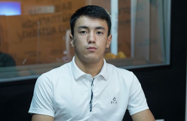 Эки уулу менен Чехияда дүйнө чемпиону болгон 47 жаштагы ата. Маек - Sputnik Кыргызстан