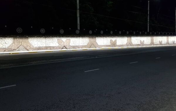 Декоративные светодиодные светильники на проспекте Чингиза Айтматова - Sputnik Кыргызстан