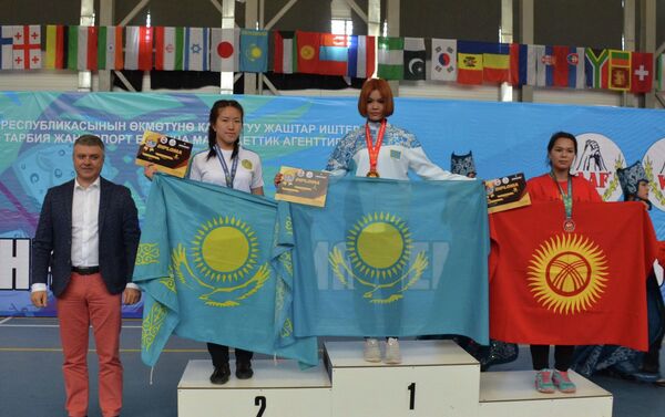 Чемпионат Азии по армрестлингу в Чолпон-Ате - Sputnik Кыргызстан