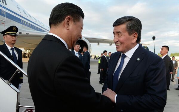 Председатель КНР Си Цзиньпин завтра, 13 июня, проведет встречу с президентом страны в расширенном составе, по итогам которой будет подписан ряд двусторонних документов - Sputnik Кыргызстан