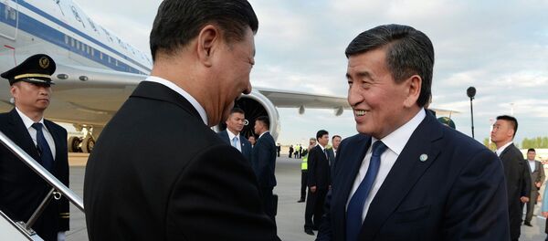 Председатель КНР Си Цзиньпин и президент КР Сооронбай Жээнбеков - Sputnik Кыргызстан
