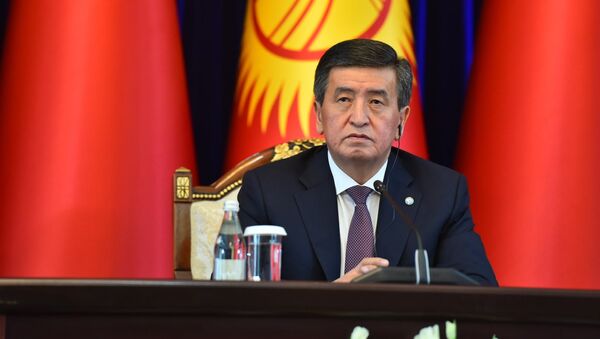 Президент КР Соооронбай Жээнбеков на встрече с председателем КНР Си Цзиньпином - Sputnik Кыргызстан