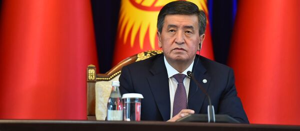 Президент КР Соооронбай Жээнбеков на встрече с председателем КНР Си Цзиньпином - Sputnik Кыргызстан