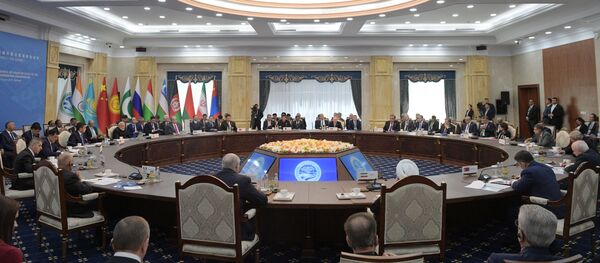 Президент РФ В. Путин принимает участие в заседании Совета глав государств – членов ШОС в Бишкеке - Sputnik Кыргызстан