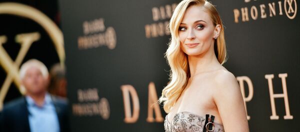 Американская актриса Софи Тернер на премьере фильма Люди Икс. Темный феникс в театре TCL в Голливуде, Калифорния. 4 июня 2019 года  - Sputnik Кыргызстан