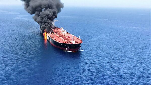 В Оманском заливе атакованы два нефтяных танкера - Sputnik Кыргызстан