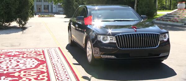 Aurus, BMW жана Mercedes... Президенттер Бишкекте кандай унаа менен жүрүшөт - Sputnik Кыргызстан