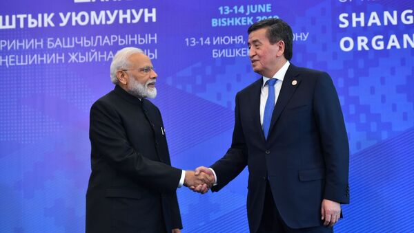 Президент КР Сооронбай Жээнбеков и премьер-министр Индии Нарендра Моди - Sputnik Кыргызстан
