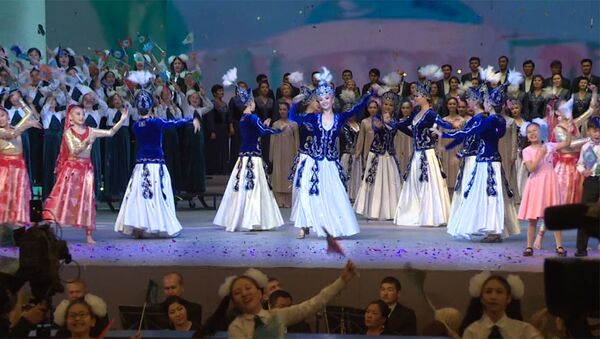 ШКУга мүчө өлкөлөрдүн башчылары катышкан гала-концерттин видеосу - Sputnik Кыргызстан
