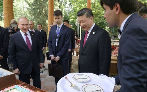 Главе Китая очень полюбилось мороженное российского производства. - Sputnik Кыргызстан