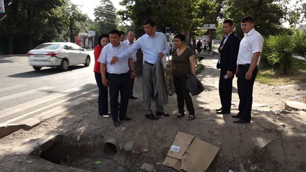 Почему прогулки мэра Бишкека так не нравятся его подчиненным — видеоответ - Sputnik Кыргызстан
