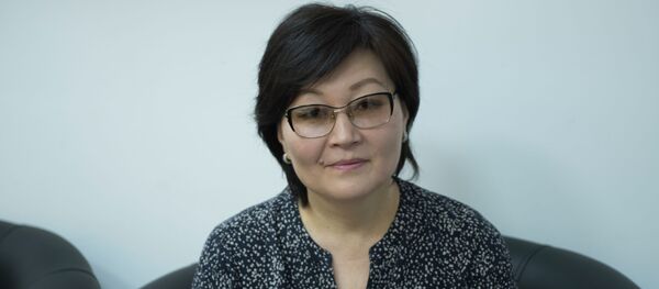 Специалист по связям с общественностью Центра оценки образования и методов обучения (ЦООМО) Чинара Батракеева. Архивное фото - Sputnik Кыргызстан
