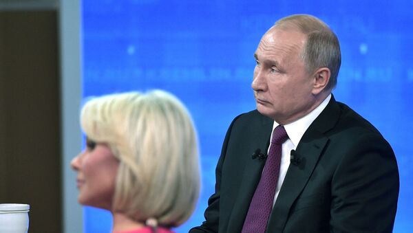 Прямая линия с президентом РФ Владимиром Путиным - Sputnik Кыргызстан