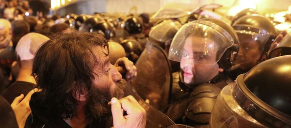 Митинг оппозиции с требованием отставки членов правительства в Тбилиси, Грузия. 20 июня 2019 года Митинг оппозиции с требованием отставки членов правительства в Тбилиси, Грузия. 20 июня 2019 года - Sputnik Кыргызстан