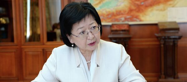 Президент Сооронбай Жээнбеков принял министра финансов Бактыгуль Жеенбаеву - Sputnik Кыргызстан