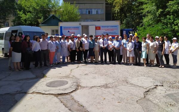 Выездные мобильные клиники оказывают бесплатную медицинскую помощь жителям отдаленных и труднодоступных сел Кыргызстана - Sputnik Кыргызстан