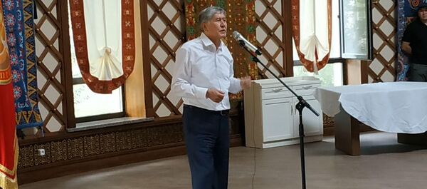 Сторонники экс-президента Алмазбека Атамбаева собрались в селе Кой-Таш  - Sputnik Кыргызстан