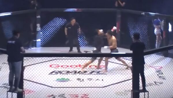 Уложил с первого удара — боец ММА нокаутировал соперника за 5 секунд. Видео - Sputnik Кыргызстан