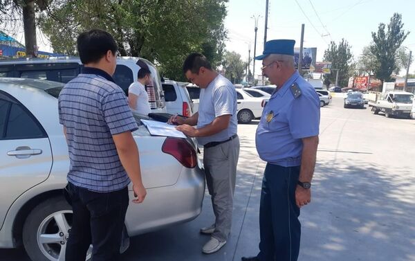 Мэрия проводит рейды совместно с Управлением обеспечения безопасности дорожного движения. - Sputnik Кыргызстан