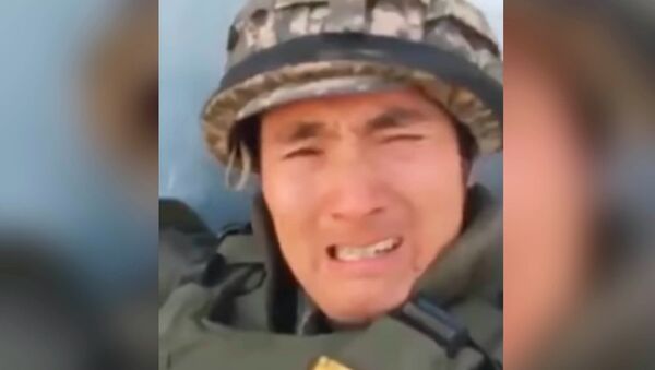 Родители, я вас люблю! Военный записал видео во время взрывов в Казахстане - Sputnik Кыргызстан